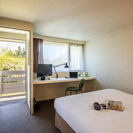 Campanile Evry Est - Saint Germain Les Corbeil Hotel Exterior photo