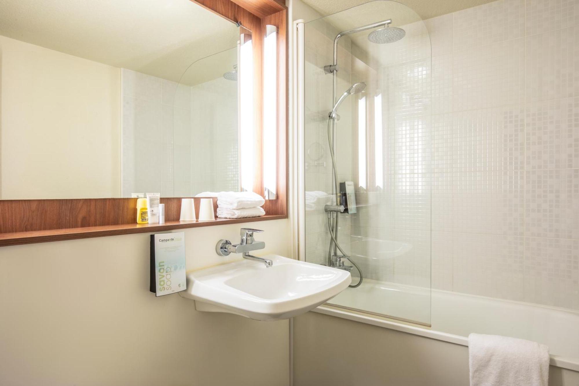 Hotel Campanile Evry Est - Germain Les Corbeil