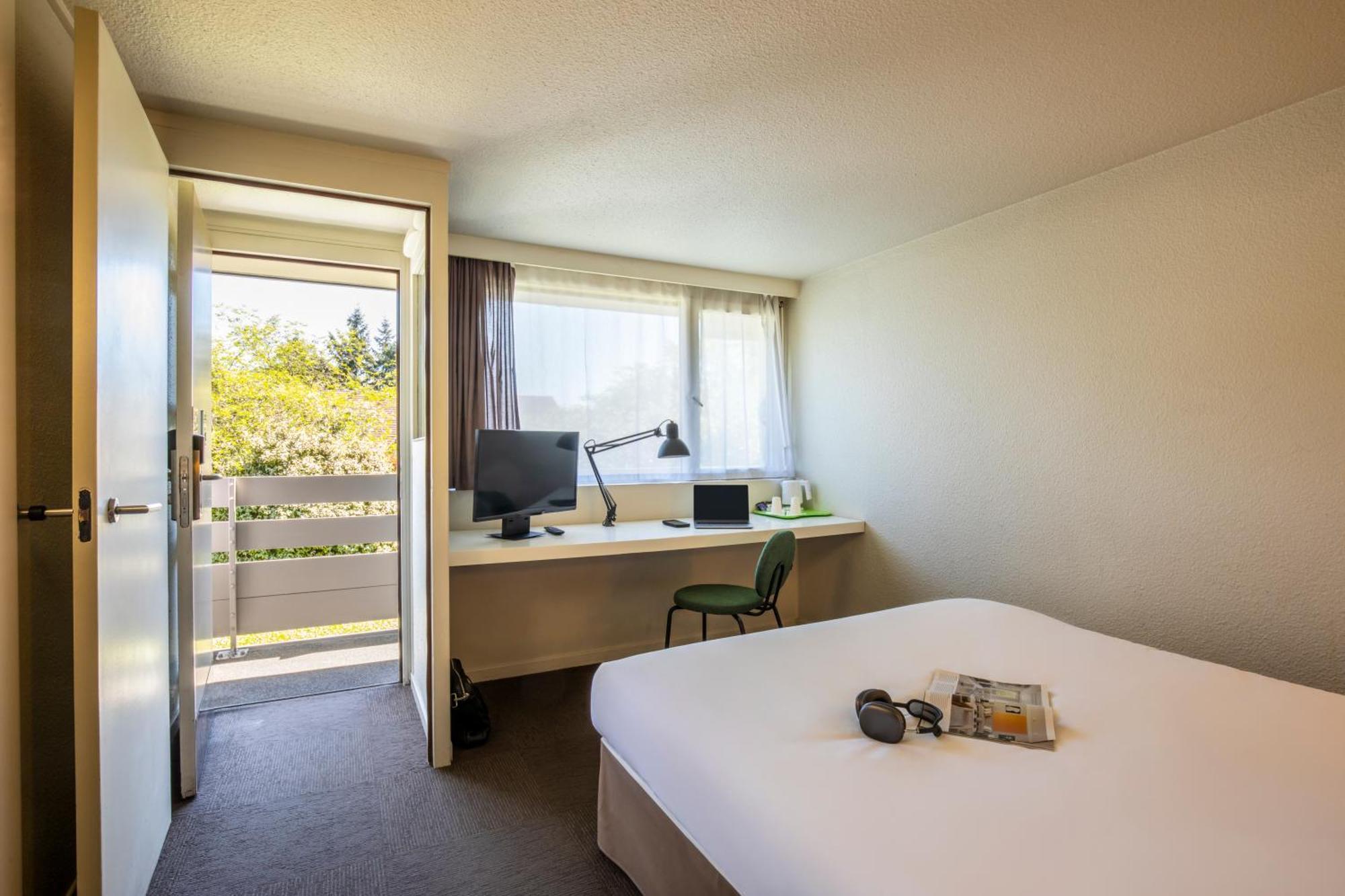 Campanile Evry Est - Germain Les Corbeil Hotel 3*